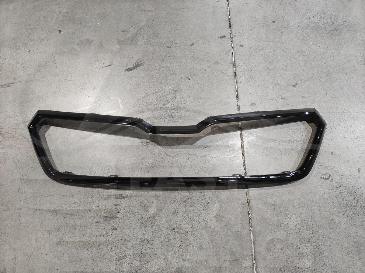 MOULURE DE GRILLE DE CALANDRE PEINTE NOIRE Pour SKODA KAMIQ - SK110 11/19→
